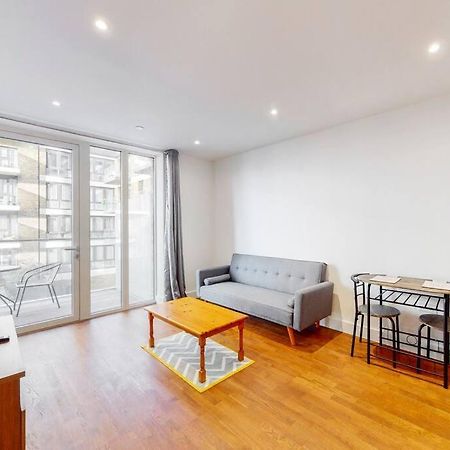 Lovely 1 Bedroom In Royal Arsenal Riverside London Kültér fotó