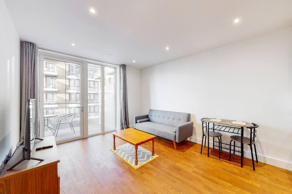 Lovely 1 Bedroom In Royal Arsenal Riverside London Kültér fotó