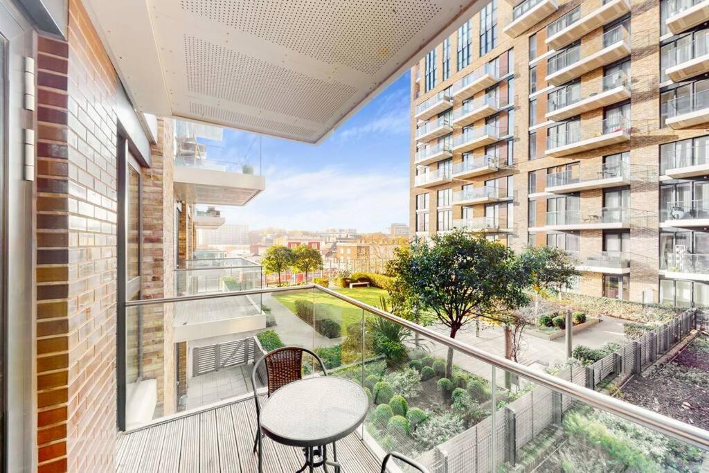 Lovely 1 Bedroom In Royal Arsenal Riverside London Kültér fotó